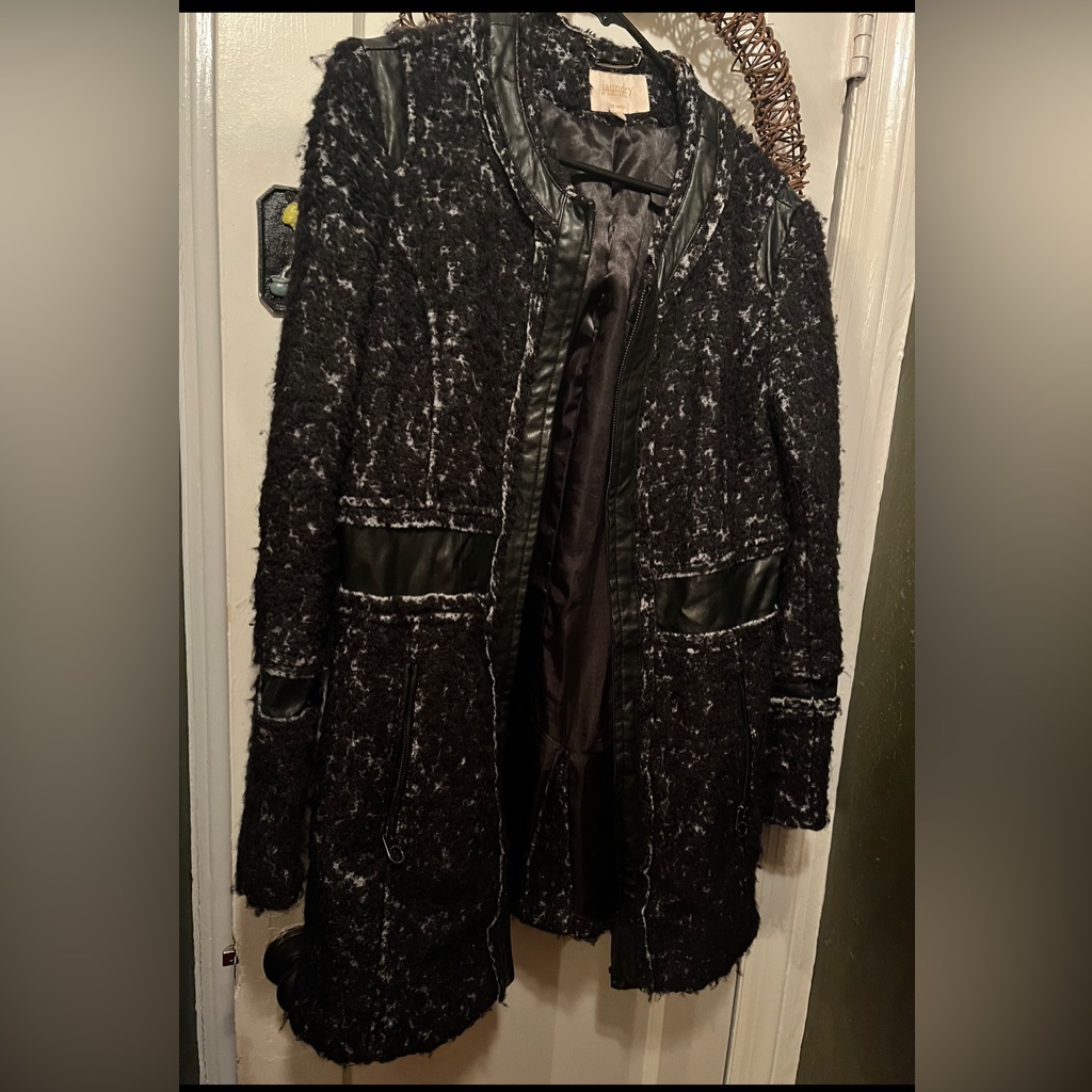 Laundry By Shelli Segal Nubby Fabric Coat With Pleather Detailing.